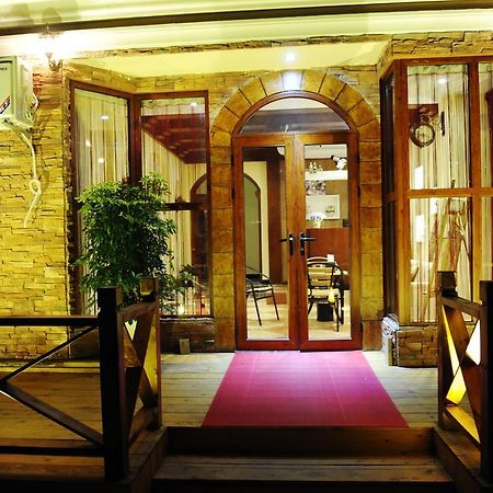 Raimi Hotel Csacsijü Kültér fotó