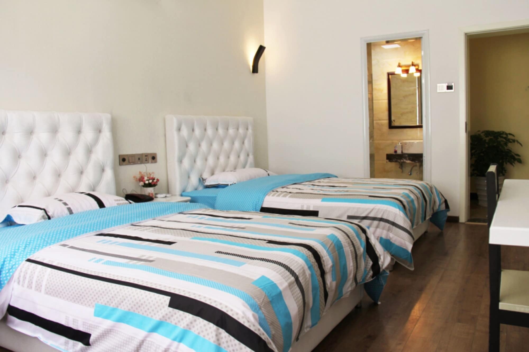 Raimi Hotel Csacsijü Kültér fotó